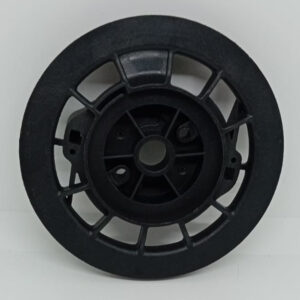 Puleggia originale Emak per Transporter Oleo-Mac modello CR 340 K, Rasaerba modello G 44 PK COMFORT PLUS EURO 5, G 44 TK COMFORT PLUS EURO 5, G 48 PK COMFORT PLUS EURO 5, G 48 PK COMFORT SD EURO 5, G 48 TK ALLROAD PLUS 4 EURO 5, G 48 TK COMFORT PLUS EURO 5, G 53 PK COMFORT SD EURO 5, G 53 TK ALLROAD PLUS 4 EURO 5, G 53 TK ALLROAD PLUS 4 EURO 5 50Y, G 53 TK ALLROAD EXA 4 EURO 5, G 53 TK COMFORT PLUS EURO 5, G 53 VK ALLROAD PLUS 4 EURO 5, GH 44 PK, GH 48 TK, GH 53 TK, GV 48 PK ALLROAD PLUS 4 EURO 5, GV 48 TK ALLROAD 3 EURO 5, GV 48 TK ALLROAD PLUS 4 EURO 5, GV 53 PK ALLROAD PLUS 4 EURO 5, GV 53 TK ALLROAD 3 EURO 5, GV 53 TK ALLROAD PLUS 4 EURO 5, MAX 48 TK ALLROAD ALUMINIUM EURO 5, MAX 53 PK ALLROAD ALUMINIUM EURO 5, MAX 53 TK ALLROAD ALUMINIUM EURO 5, MAX 53 TK ALUMINIUM PRO EURO 5, Transporter Efco modello TN 3400 K, Rasaerba modello AR 48 TK ALLROAD ALUMINIUM EURO 5, AR 53 TK ALLROAD ALUMINIUM EURO 5, AR 53 TK ALUMINIUM PRO EURO 5, LH 48 PK, LH 48 TK, LH 53 TK, LR 44 PK COMFORT EURO 5, LR 44 PK COMFORT PLUS EURO 5, LR 44 TK COMFORT PLUS EURO 5, LR 48 OK COMFORT PLUS EURO 5, LR 48 TK ALLROAD PLUS 4 EURO 5, LR 48 TK COMFORT PLUS EURO 5, LR 53 TK ALLROAD EXA 4 EURO 5, LR 53 TK ALLROAD PLUS 4 EURO 5, LR 53 TK COMFORT PLUS EURO 5, LR 53 VK ALLROAD PLUS 4 EURO 5, LV 48 TK ALLROAD PLUS 4 EURO 5, LV 53 TK ALLROAD 3 EURO 5, LV 53 TK ALLROAD PLUS 4 EURO 5 -L66152075